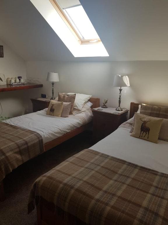 Triple Room with Bathroom room - Image 2