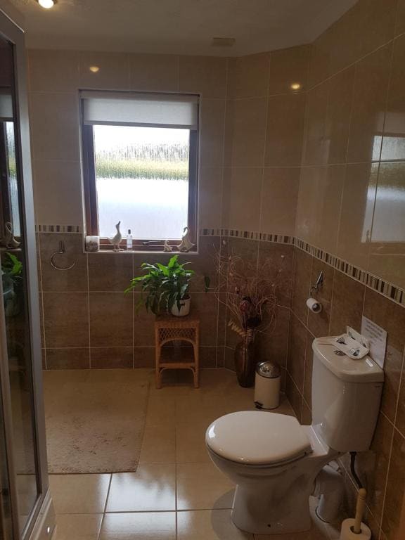 Twin Room with Private External Bathroom room - Image 3