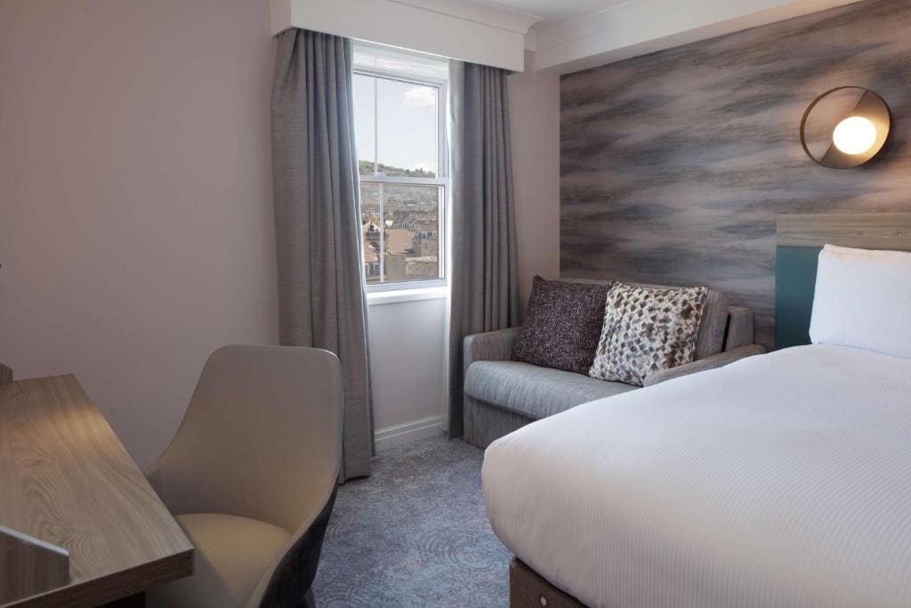 Superior Twin Room with Sofa Bed room - Image 2