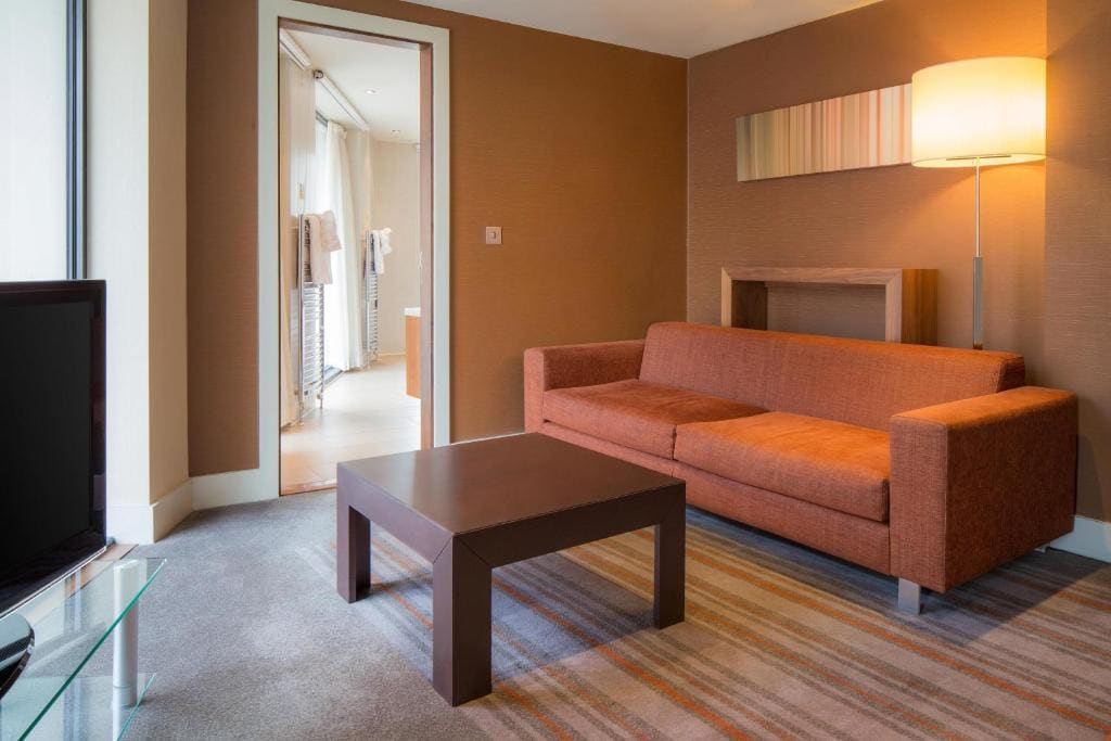 Corner King Suite room - Image 1