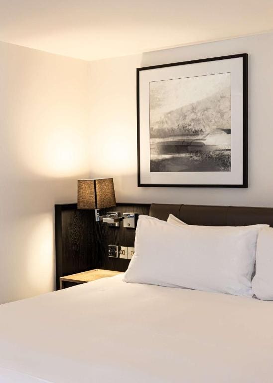 King Guest Room room - Image 3