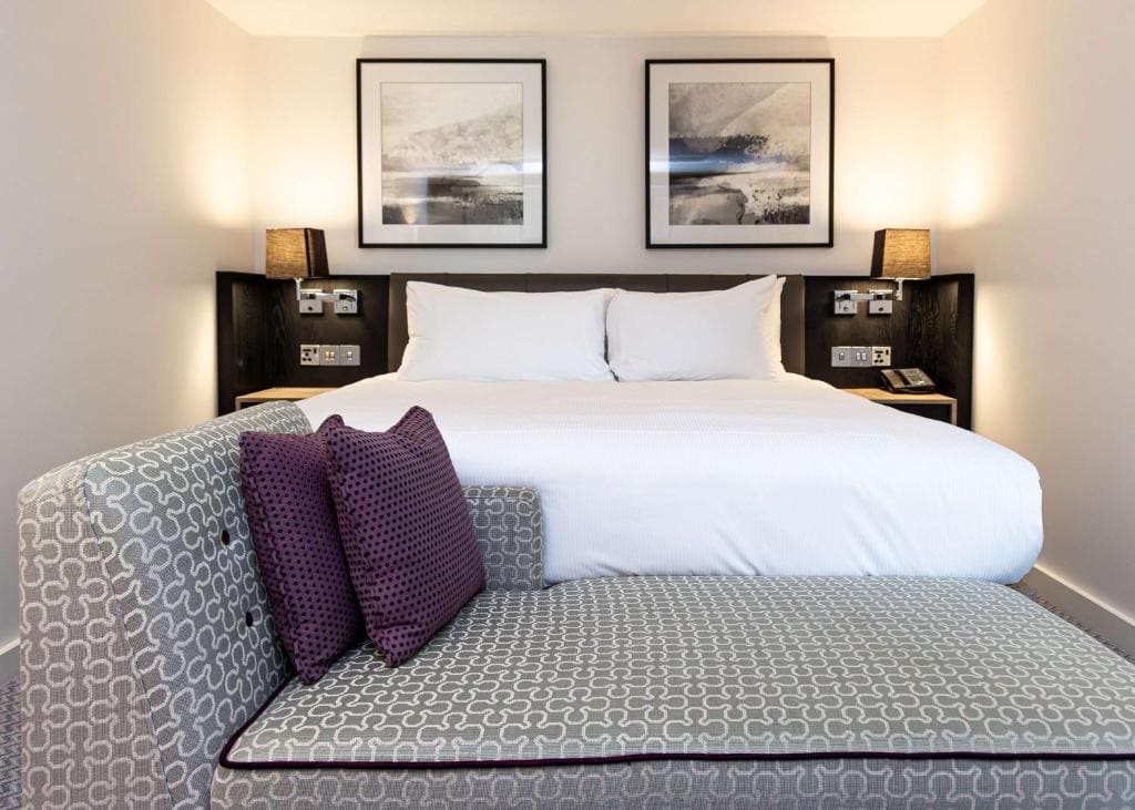 Executive King Suite with Lounge Access room - Image 1