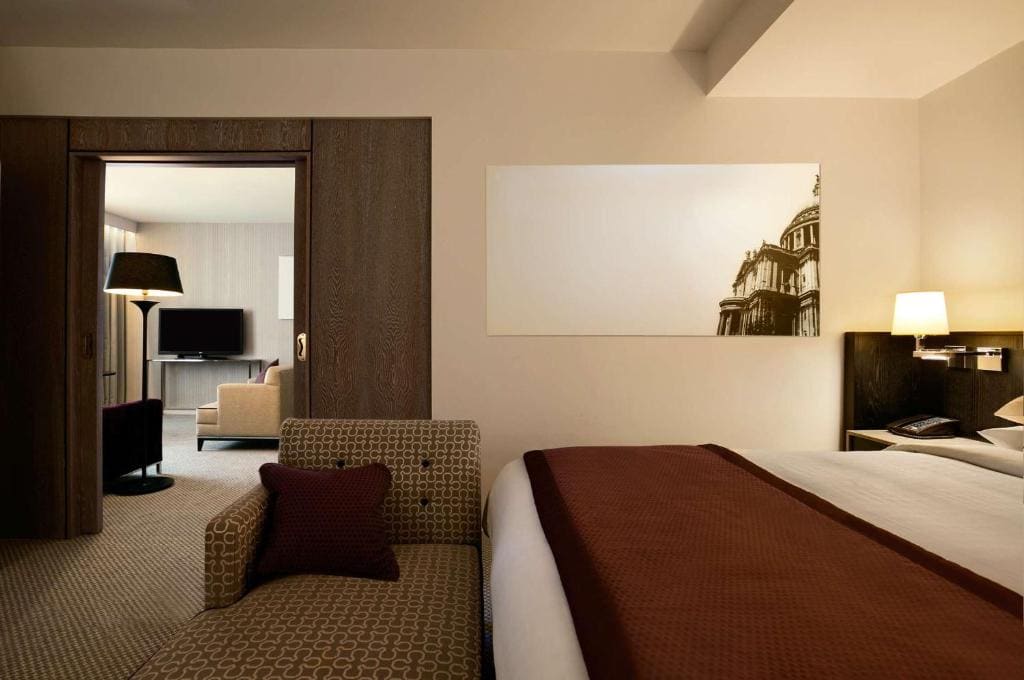 Executive King Suite with Lounge Access room - Image 2