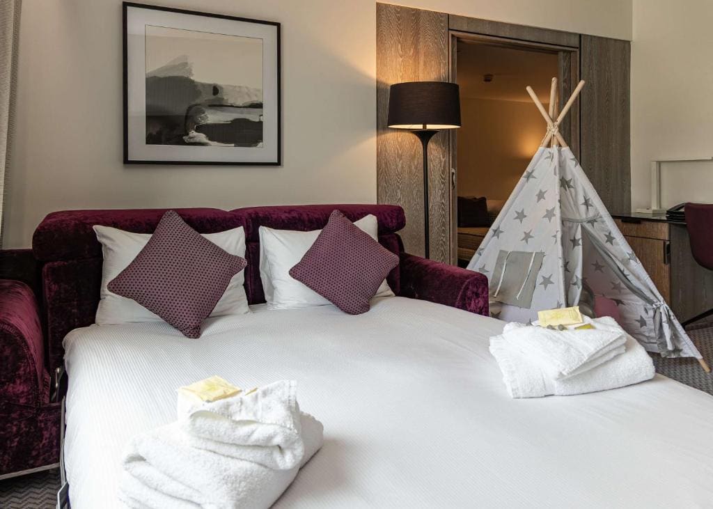 Executive King Suite with Lounge Access room - Image 3