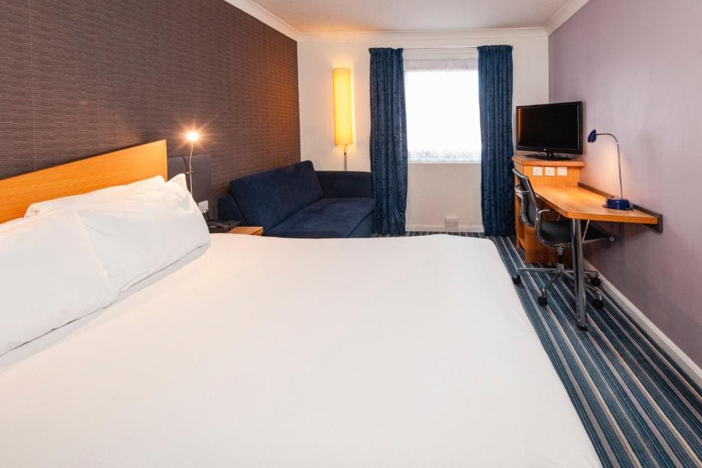Standard Double Room with Free Hot Breakfast room - Image 3