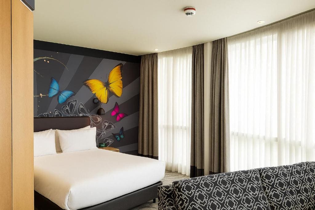 Premium Double Room with sofa bed room - Image 2