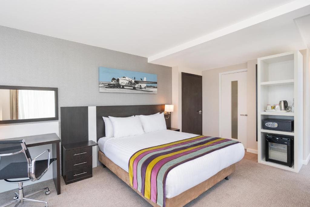 Premium King Room with City View room - Image 1