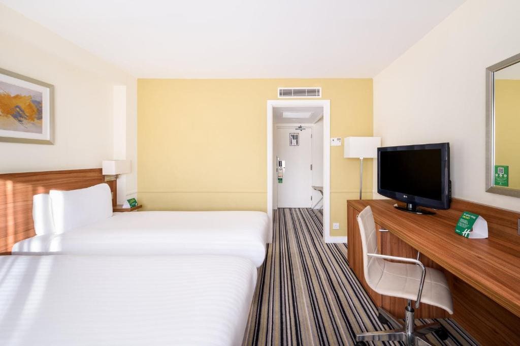 Standard Room with Two Single Beds room - Image 2