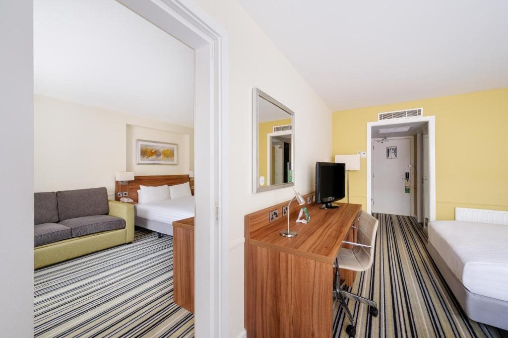 Family Double Room with Sofa Bed room - Image 2