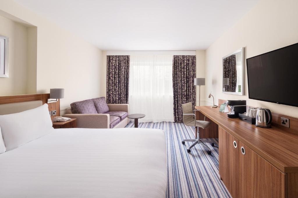 Premium Double Room with sofa bed room - Image 2