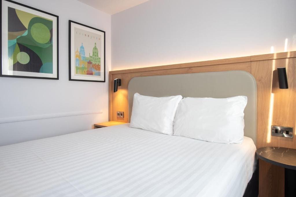 Standard Double Room - Non-Smoking room - Image 3