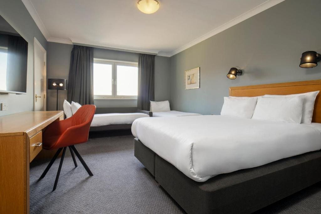Twin Room with Sofa Bed room - Image 1