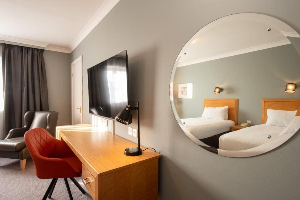 Standard Room with Two Single Beds room - Image 3