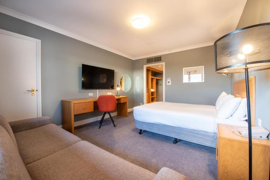 Standard Double Room with Double Bed and Two Single Sofa Beds room - Image 3