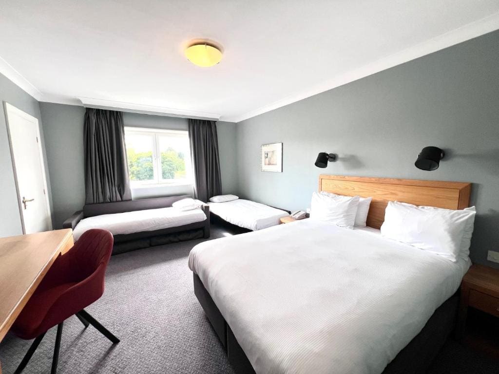 Standard Double Room with Double Bed and Two Single Sofa Beds room - Image 2