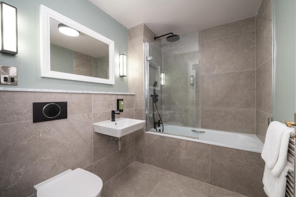 Deluxe Double or Twin Room room - Image 3