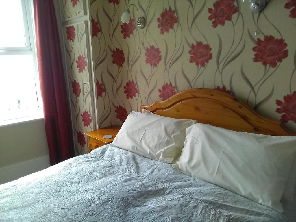 Double Room with Sea View room - Image 3