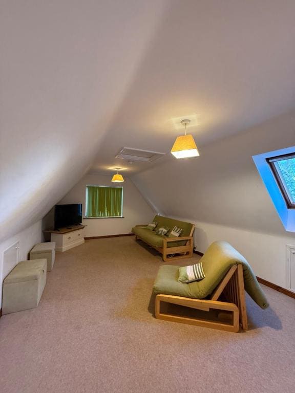 Deluxe Family Suite room - Image 2