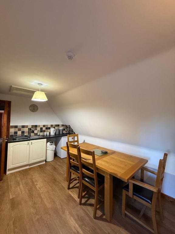 Deluxe Family Suite room - Image 1