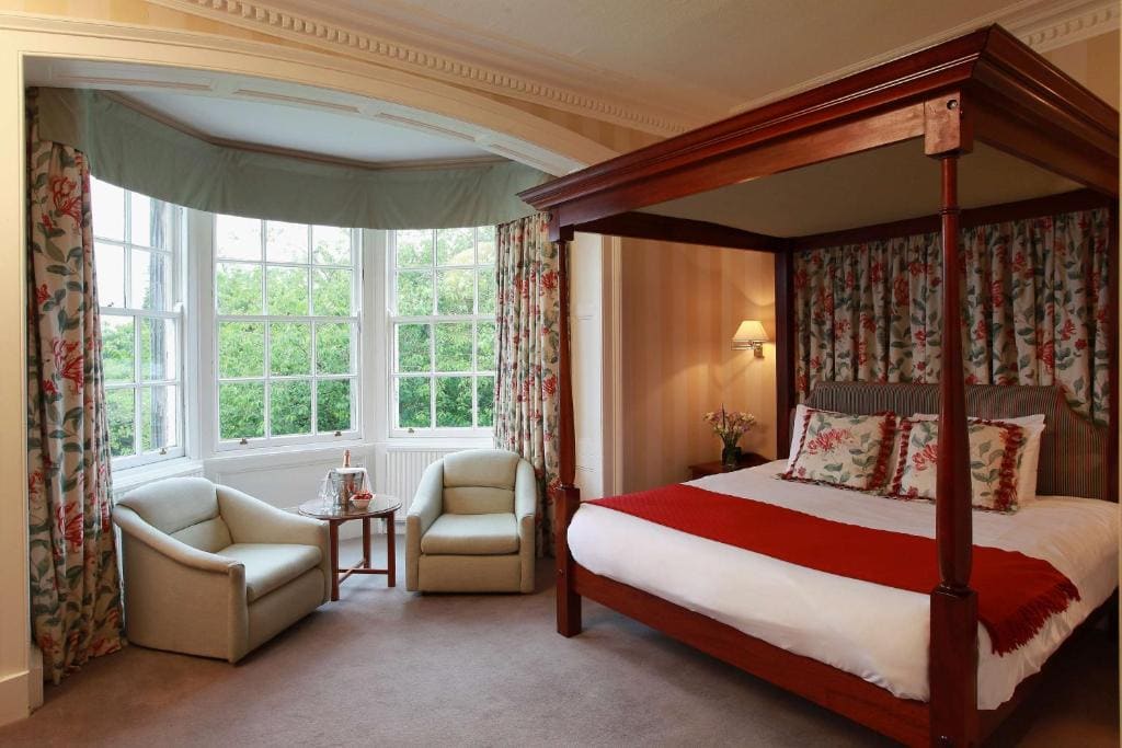 Superior Double Room with Four Poster Bed - Non-Smoking room - Image 1