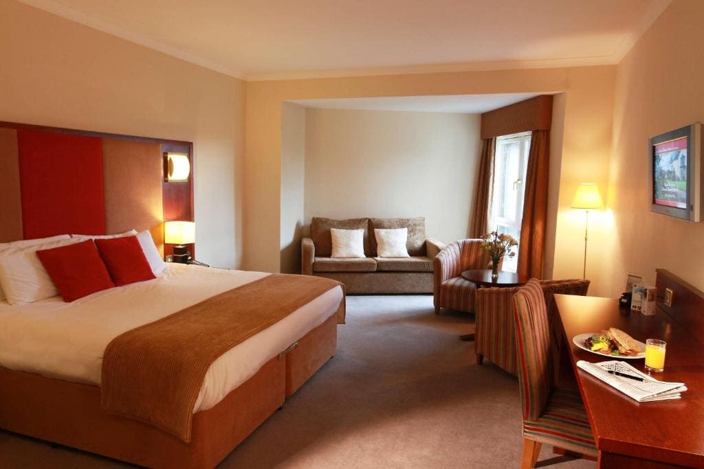 Executive Family Room room - Image 1