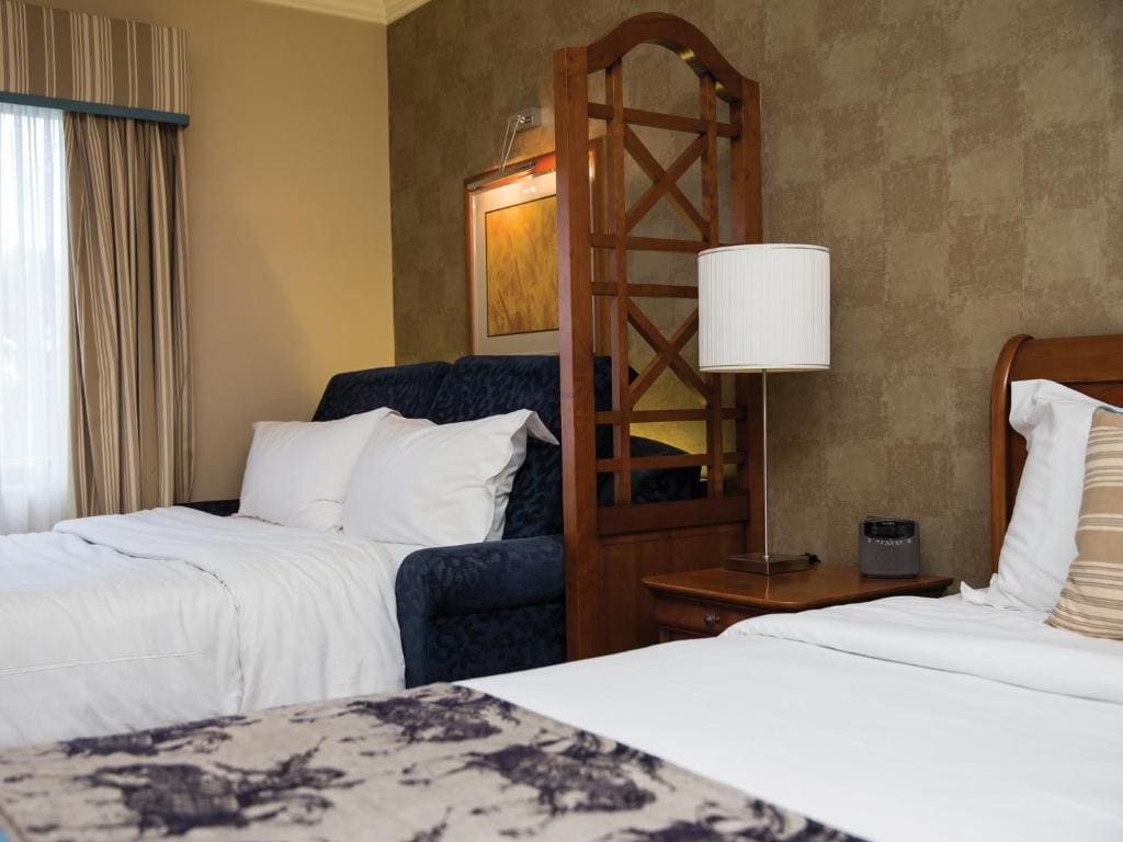 Standard Family Room room - Image 3