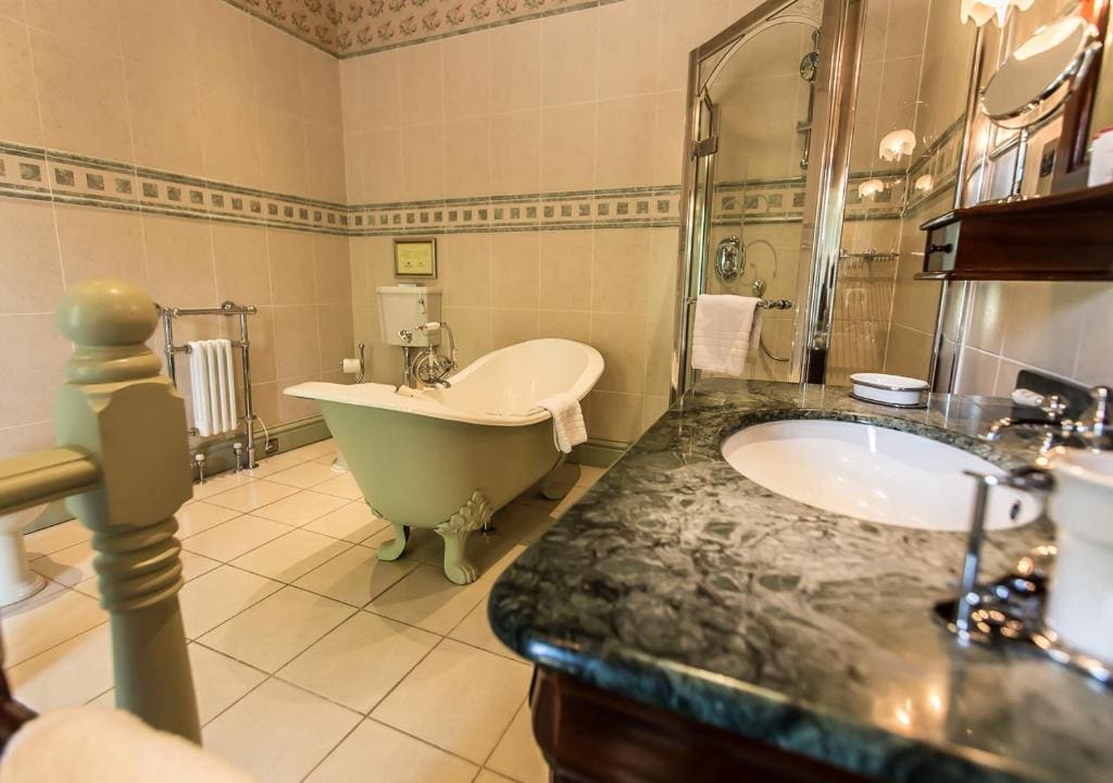 Four Poster Suite room - Image 2