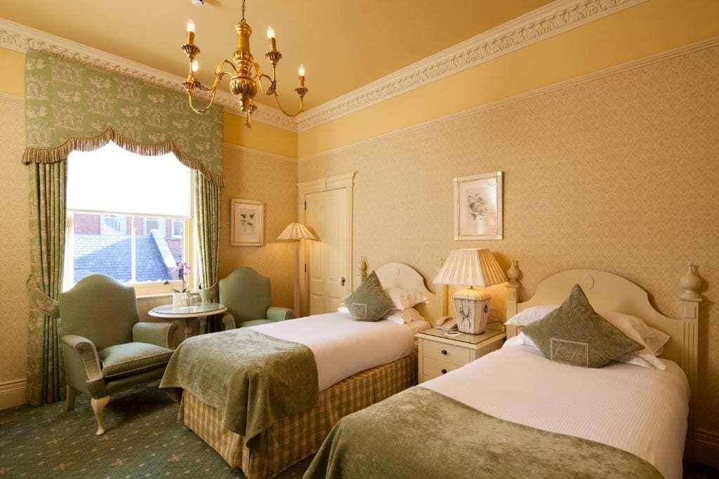 Garden King Room room - Image 1