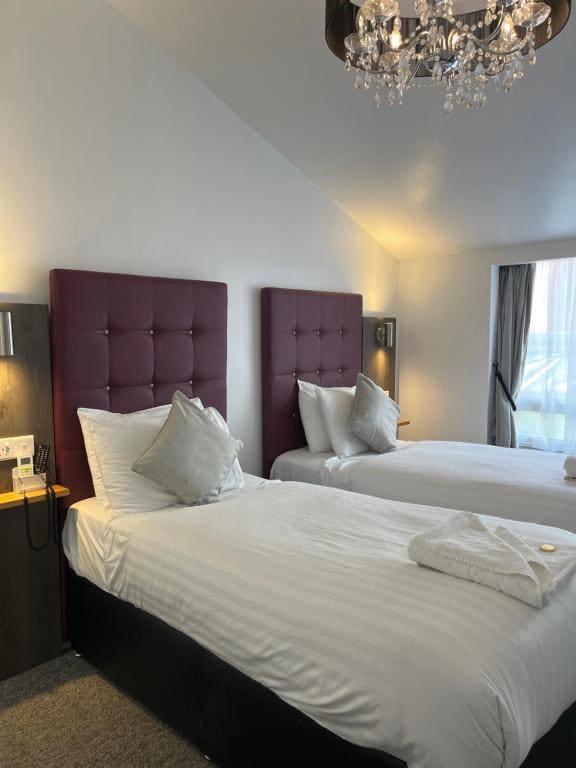 Deluxe Double or Twin Room room - Image 3