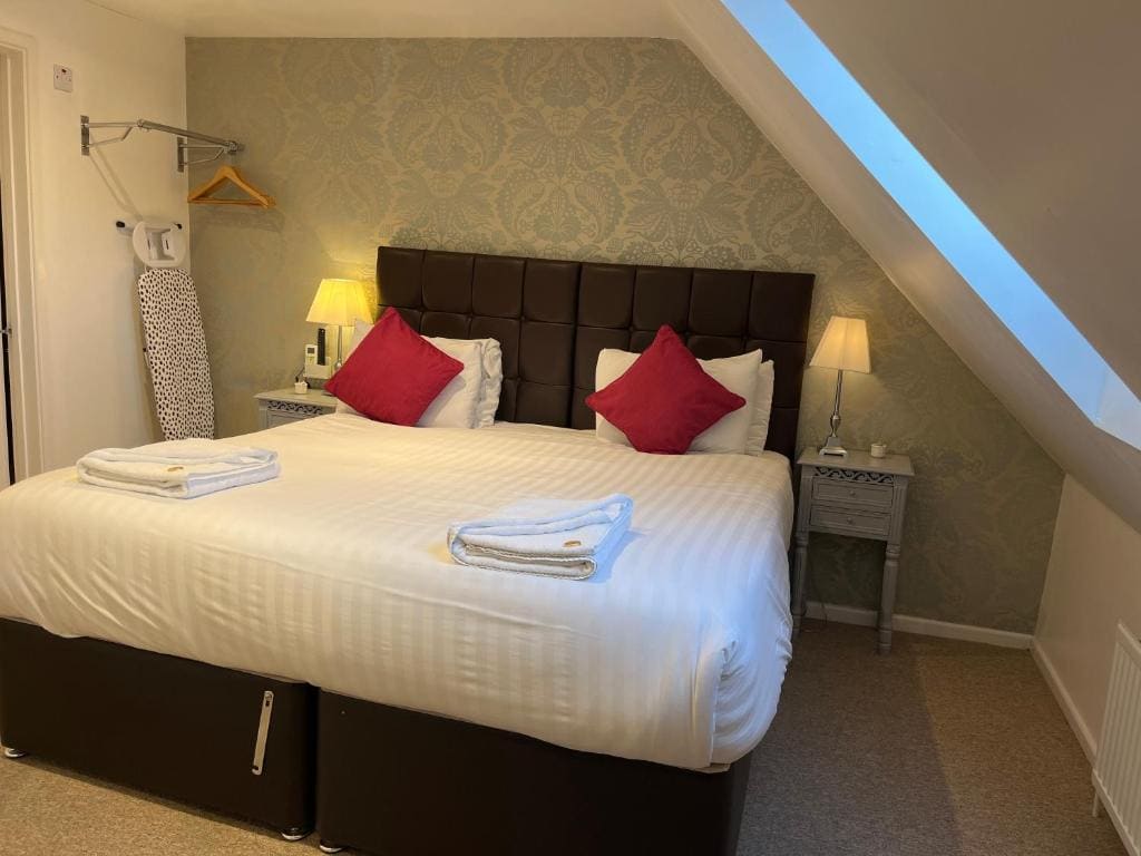 Standard Double or Twin Room room - Image 3