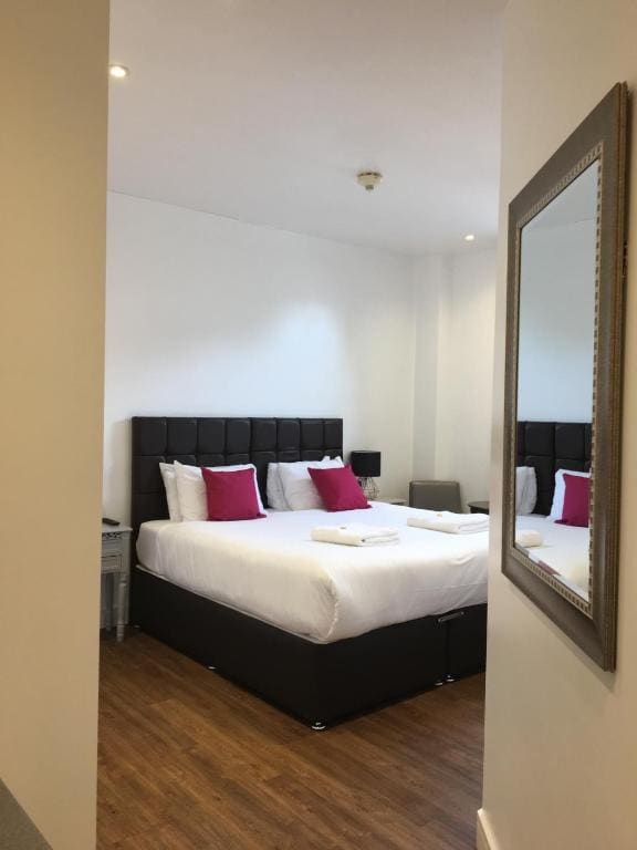 Superior Room with Air Conditioning (Pet Friendly) room - Image 1