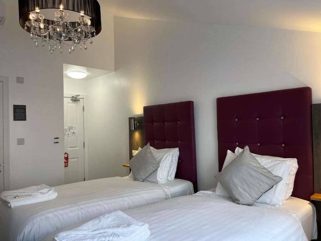 Deluxe Double or Twin Room room - Image 2