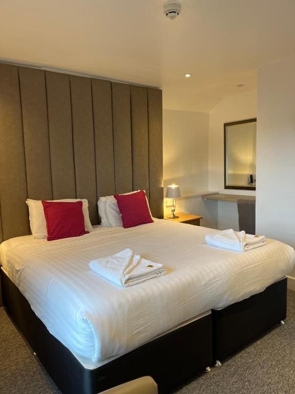 Standard Double or Twin Room room - Image 1