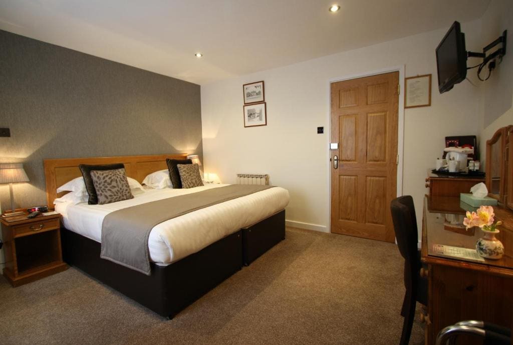 Standard Double Room with King-size Bed room - Image 2