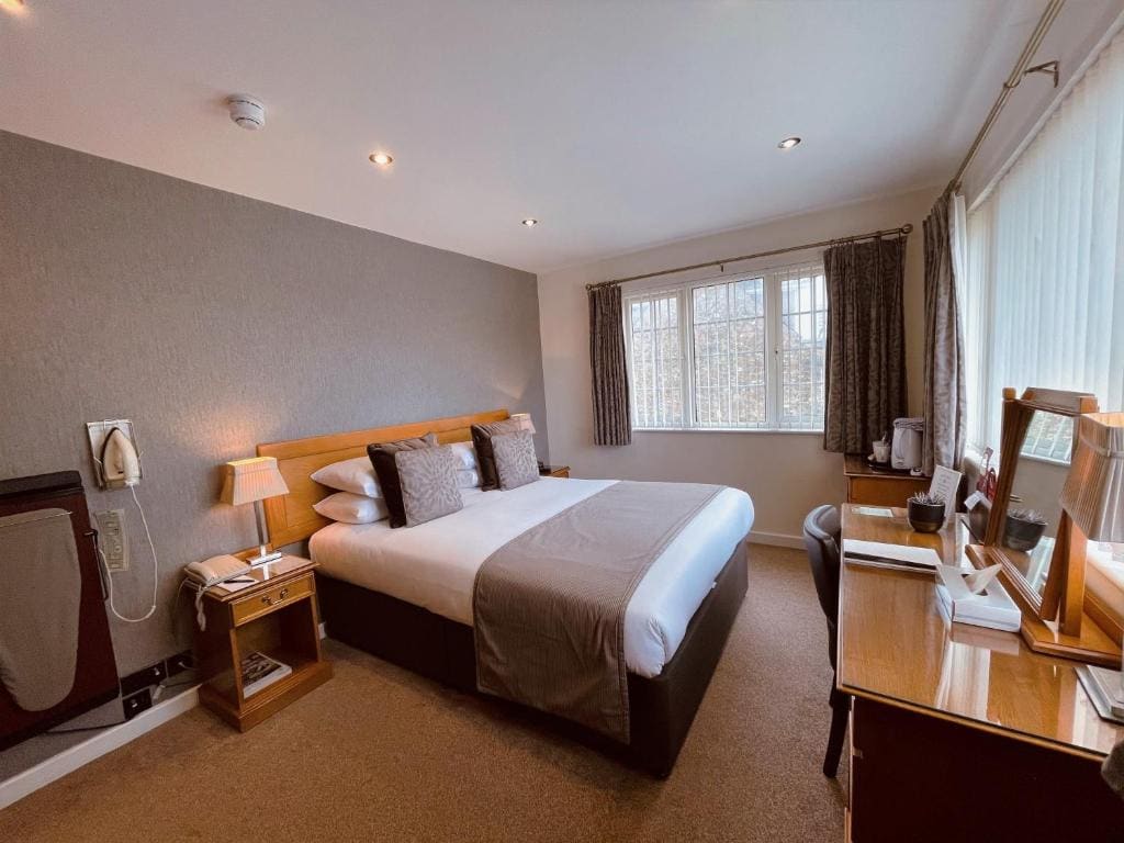 Standard Double Room with King-size Bed room - Image 1