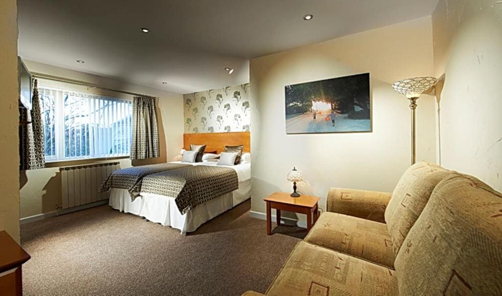 Superior Classic Ensuite Room room - Image 1