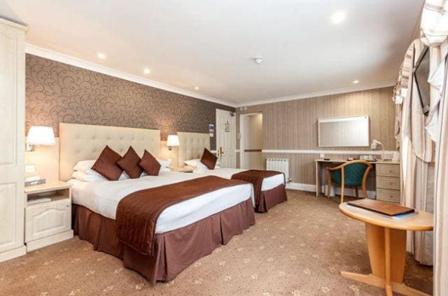 Family Room room - Image 1