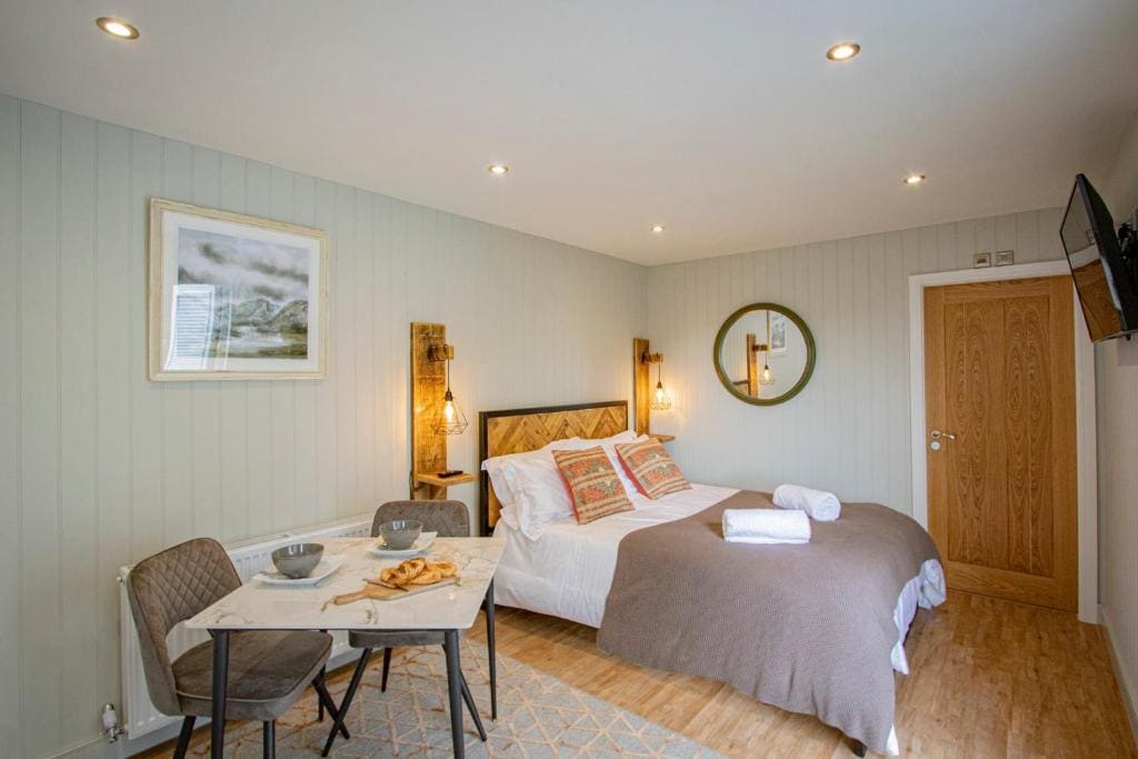 The Arles Beck Pod (Pet friendly) room - Image 3
