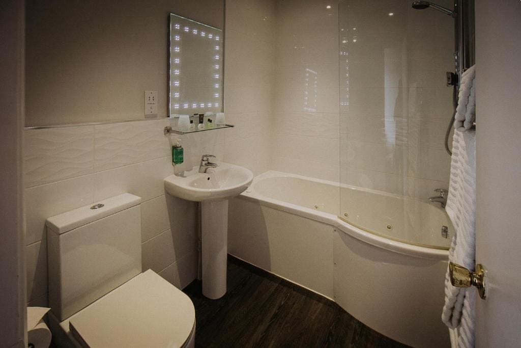 King Room room - Image 1