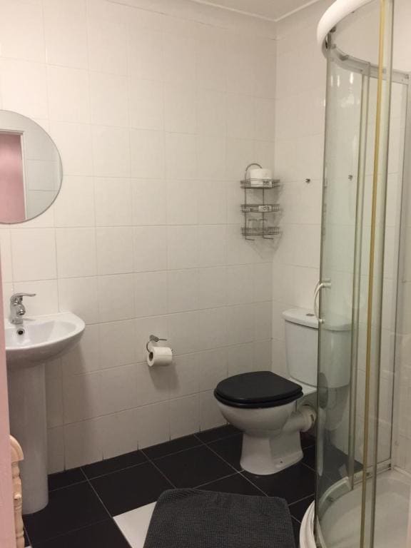 Double Room with Private Bathroom room - Image 3