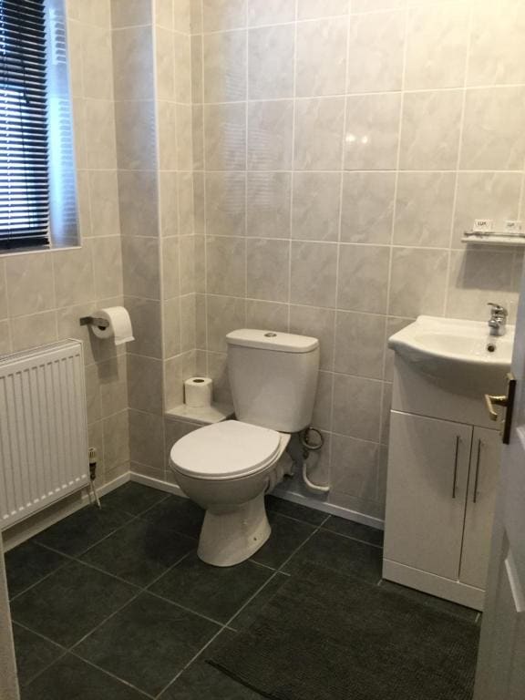 Twin Room with Private Bathroom room - Image 2