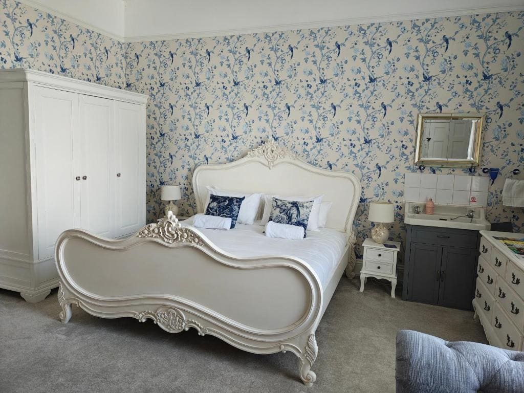 Superior King Room room - Image 3