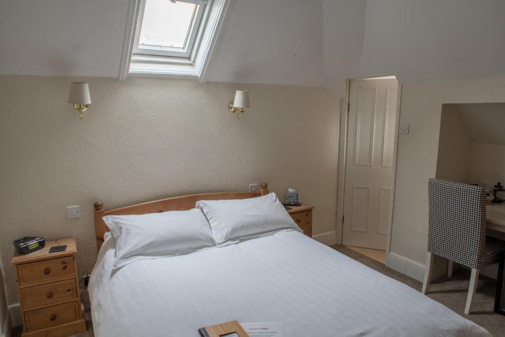 Small Double Room room - Image 3