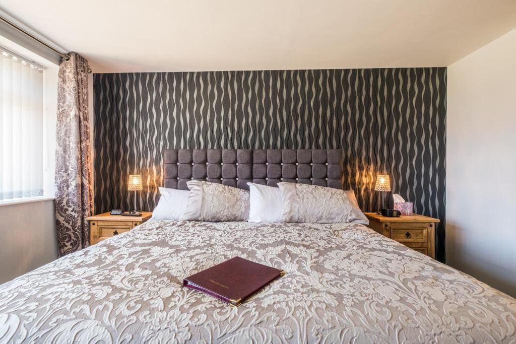 Deluxe Double or Twin Room room - Image 3