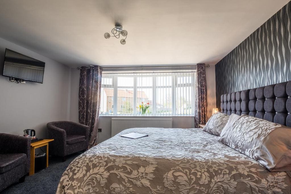 Deluxe Double or Twin Room room - Image 2