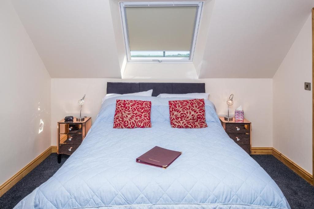 Deluxe King Room room - Image 3