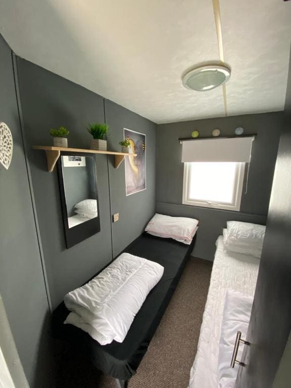 Caravan room - Image 2