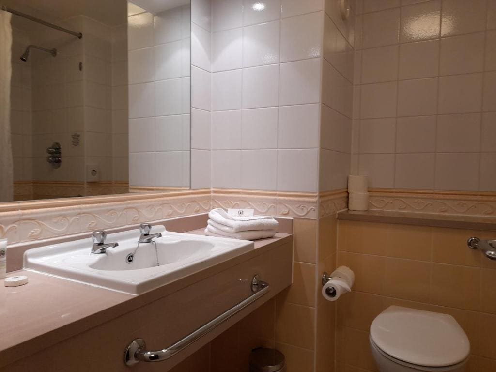 Executive Twin Room room - Image 2