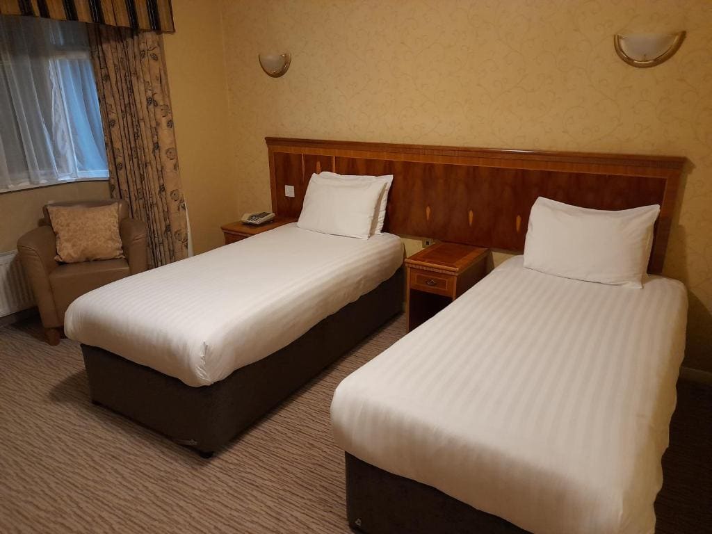 Standard Twin Room room - Image 1