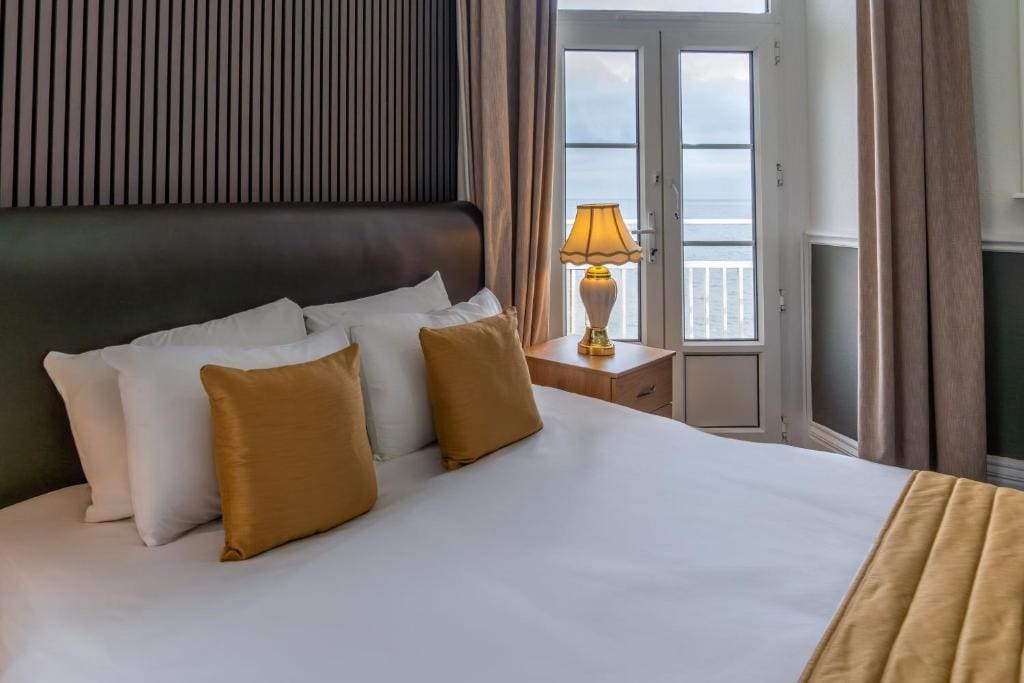 Double Room with Sea View room - Image 1